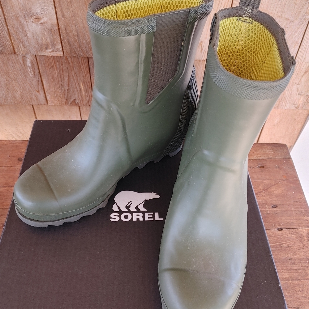Sorel Joan Rain Wedge Chelsea, in nori/sea salt, size 11
